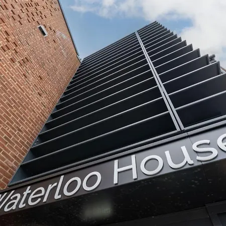 For Students Only Waterloo House Near The Of Apartamento York